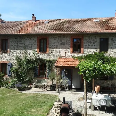 D'hotes Paradis Lasciouve Bed & Breakfast *